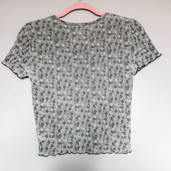 American Eagle Short Sleeve Dainty Floral Print Baby Tee Size Small - Picture 2 of 7